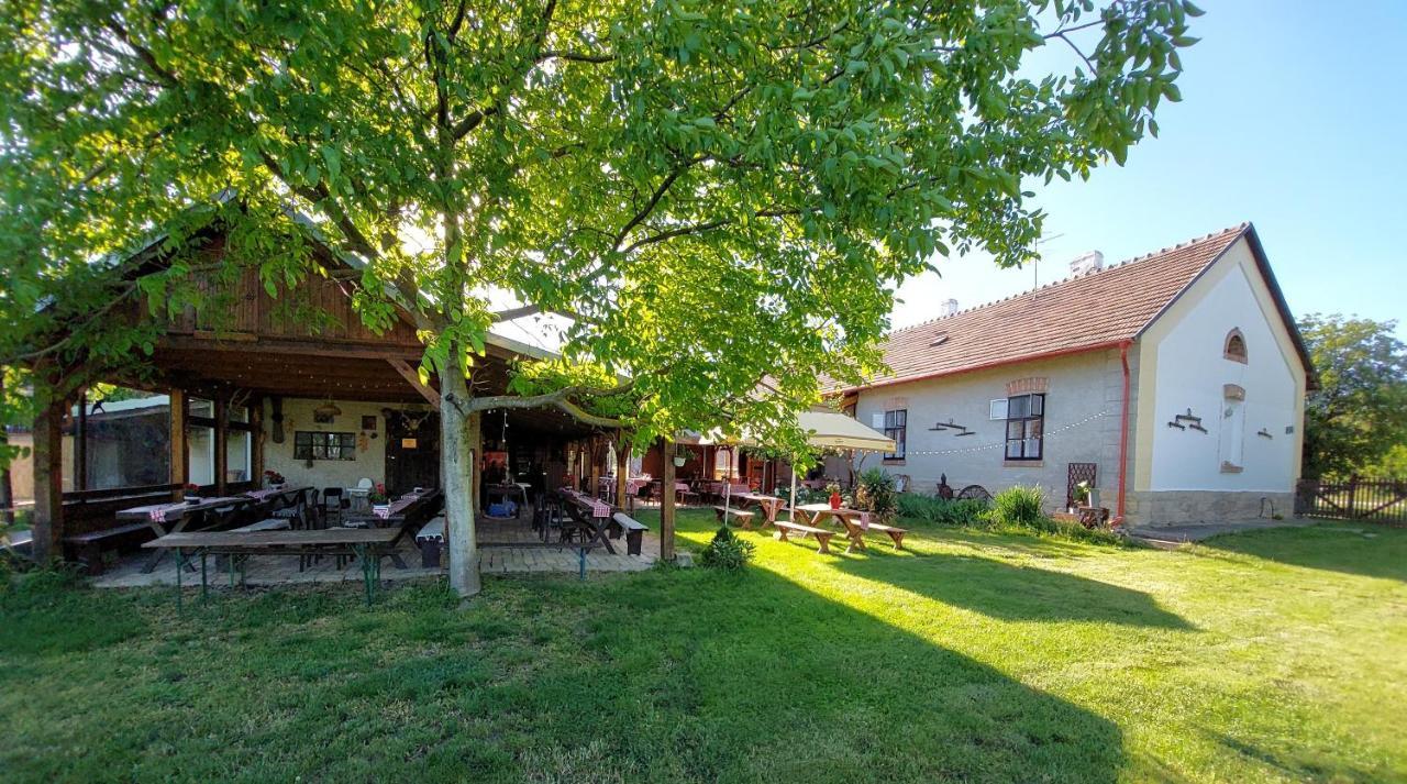 Kazmer Szallas - Gasthaus Varbalog Εξωτερικό φωτογραφία